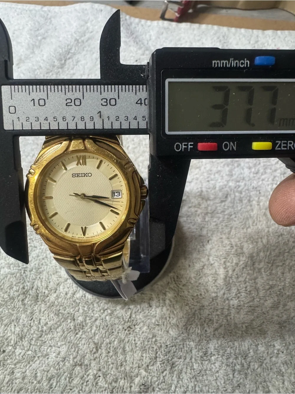 Seiko Gold Tone Analog Watch with Date